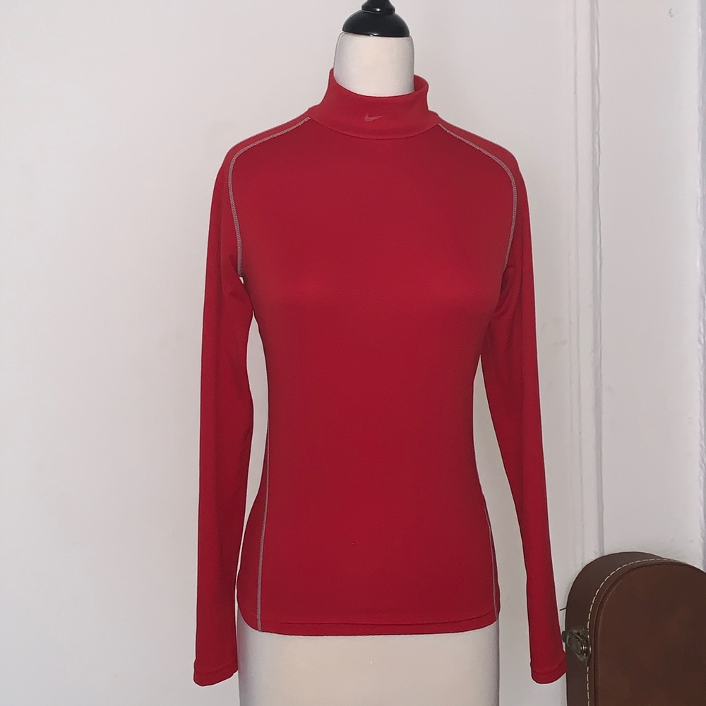 Red Nike sphere dry